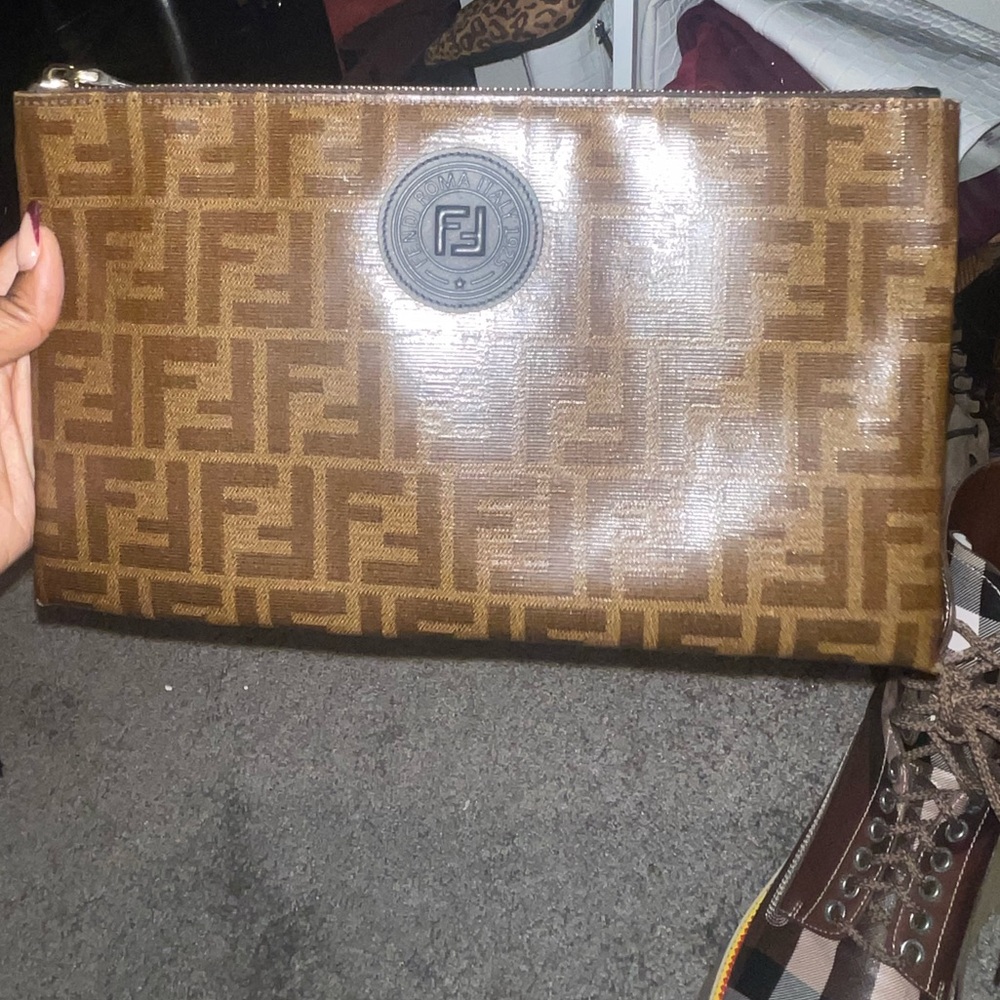 Fendi FLAT POUCH clutch